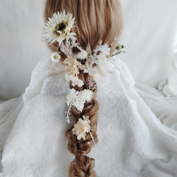 白い小さな小花のホワイトウェディング　プリザーブドフラワー 　ドライフラワー　ヘアアクセサリー　ヘッドパーツ　ガーベラ 1枚目の画像