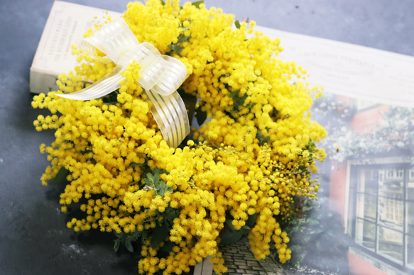 ミモザのリース　贈り物に最適　花言葉は「感謝!!」 3枚目の画像