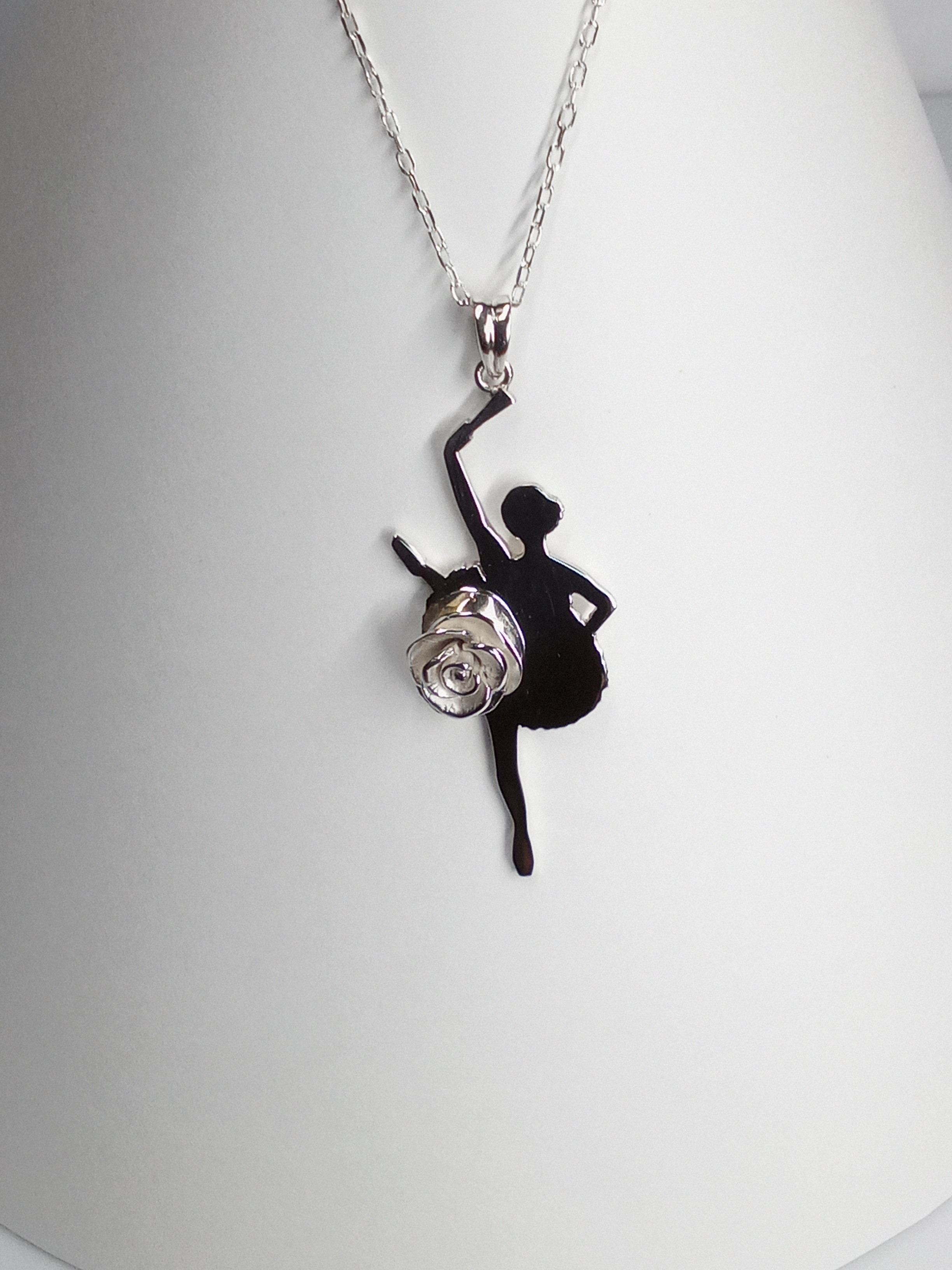 バレエ ドン・キホーテ　キトリ　シルエット　バラ　モチーフ　ネックレス　silver925　シルバー