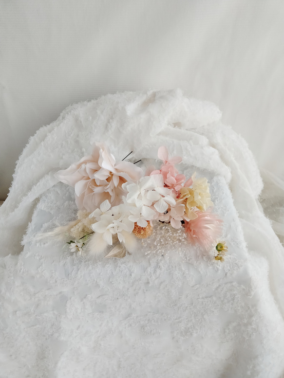 白い小さな小花とピンクのヘッドドレス　プリザーブドフラワー 　ドライフラワー　ヘアアクセサリー　ヘッドパーツ　 白無垢　 8枚目の画像