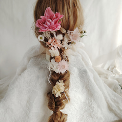 白い小さな小花とピンクのヘッドドレス　プリザーブドフラワー 　ドライフラワー　ヘアアクセサリー　 ストックの花 3枚目の画像