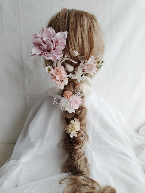 白い小さな小花とピンクのヘッドドレス　プリザーブドフラワー 　ドライフラワー　ヘアアクセサリー　ヘッドパーツ　 くすみピ 6枚目の画像