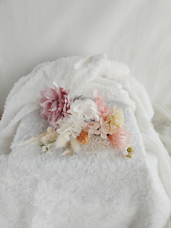 白い小さな小花とピンクのヘッドドレス　プリザーブドフラワー 　ドライフラワー　ヘアアクセサリー　ヘッドパーツ　 くすみピ 10枚目の画像