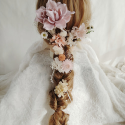 白い小さな小花とピンクのヘッドドレス　プリザーブドフラワー 　ドライフラワー　ヘアアクセサリー　ヘッドパーツ　 くすみピ 4枚目の画像