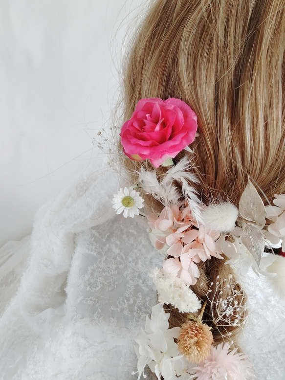 白い小さな小花とピンクのヘッドドレス　プリザーブドフラワー 　ドライフラワー　ヘアアクセサリー　ヘッドパーツ　 薔薇 7枚目の画像