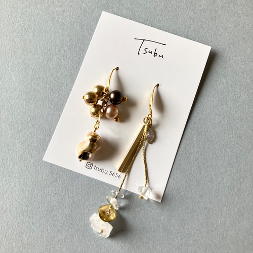 シェルと天然石のアシンメトリーピアス ピアス（フック
