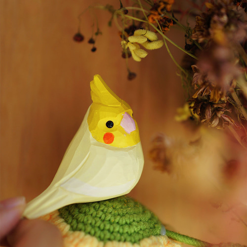 愛い 木彫りの オカメインコ 置物 ギフト プレゼント ギフトラッピング