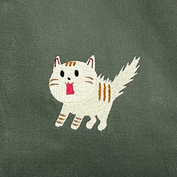 【送料無料】驚き猫のワンポイント刺繍 ポケット付きコットン 2WAYトートバッグ 6枚目の画像