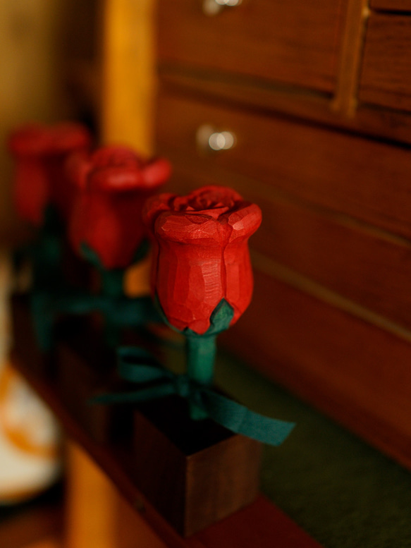 愛い　木彫りの  バラの花　置物 ギフト　プレゼント　ギフトラッピング 9枚目の画像