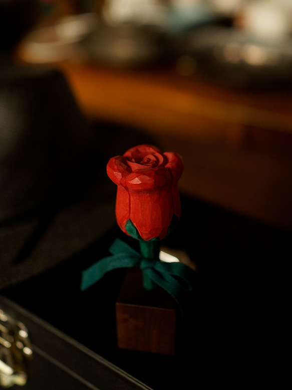 愛い　木彫りの  バラの花　置物 ギフト　プレゼント　ギフトラッピング 7枚目の画像