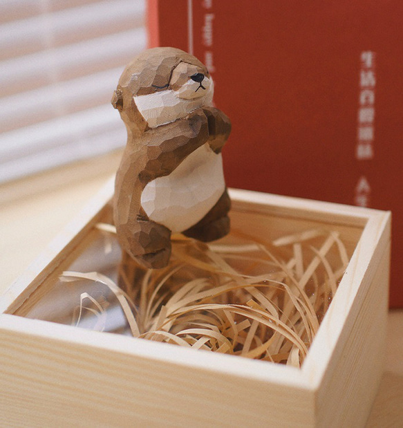 愛い 木彫りの カワウソ匹 置物 ギフト プレゼント ギフト