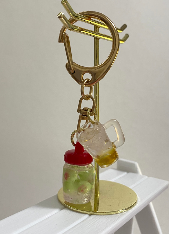 梅酒瓶とソーダ割り　ミニチュアキーホルダー 2枚目の画像