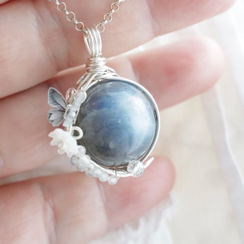 シラーが輝くラブラドライト スフィア《光の魔法》｜天然石