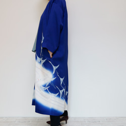 KIMONO Long Coat - 使用留袖製作的長袍夾克。這是一款獨一無二的和服翻版。 第11張的照片