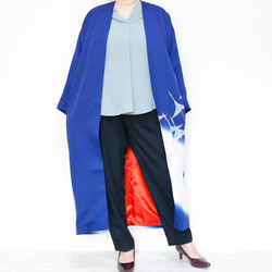 KIMONO Long Coat - 使用留袖製作的長袍夾克。這是一款獨一無二的和服翻版。 第6張的照片