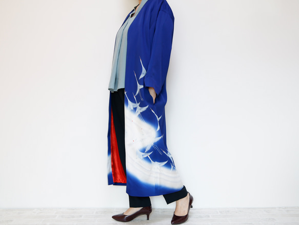 KIMONO Long Coat - 使用留袖製作的長袍夾克。這是一款獨一無二的和服翻版。 第7張的照片