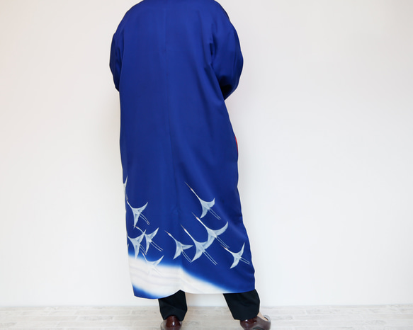 KIMONO Long Coat - 使用留袖製作的長袍夾克。這是一款獨一無二的和服翻版。 第12張的照片