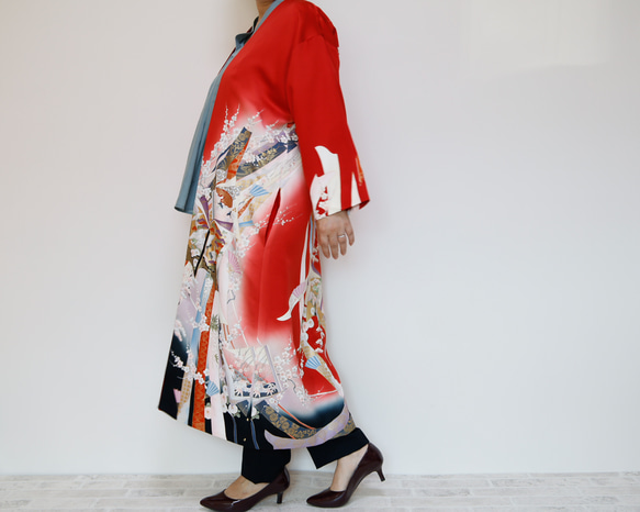 KIMONO Long Coat - 使用留袖製作的長袍夾克。這是一款獨一無二的和服翻版。 第10張的照片