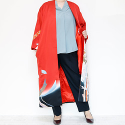 KIMONO Long Coat - 使用留袖製作的長袍夾克。這是一款獨一無二的和服翻版。 第3張的照片