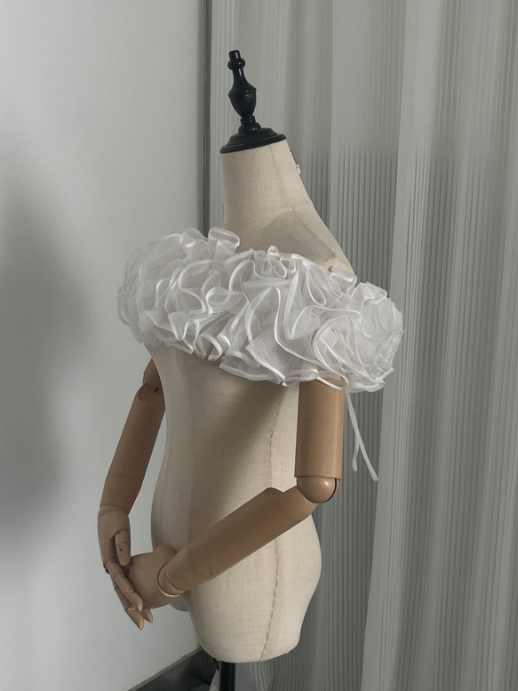 送料無料！取り外しオフショルダー オーガンジー  編み上げ  ラッフルフリル  花嫁/ウェディングドレス  色直し 3枚目の画像