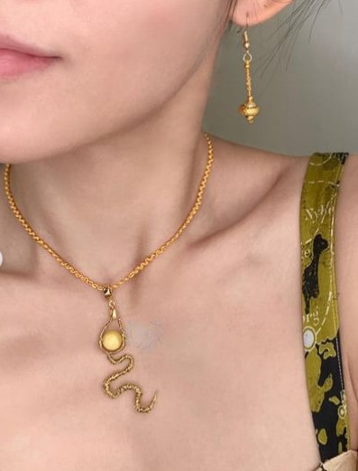 Crystal.EAA は 7 (8) ピースのセットで、気分に合わせて変更できます。ホワイト ターコイズ イエロー ラビット