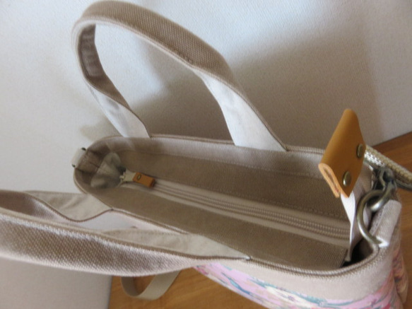 リバティ　キャンバーウエルピーコックを使った２wayファスナー付きトートバッグ 7枚目の画像