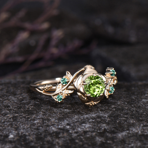 8月の誕生石ペリドット 1カラット　14K リング 　プレゼントにケース付き 8月誕生石ペリドット 1カラット14K リング プレゼントにケース付き