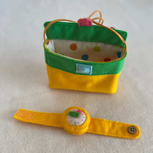 小鳥のカメラ✨カメラ型ポーチ&うで時計✨おでかけset✨フェルト✨黄色 
