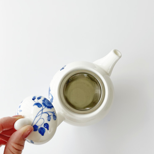 名入れ》ブルーフラワーのティーポット 誕生日プレゼントにも ポット