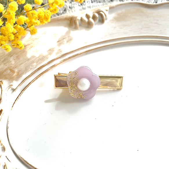 《ヘアアクセ2点以上でお値引き》紫色のお花のミニヘアクリップ 2枚目の画像
