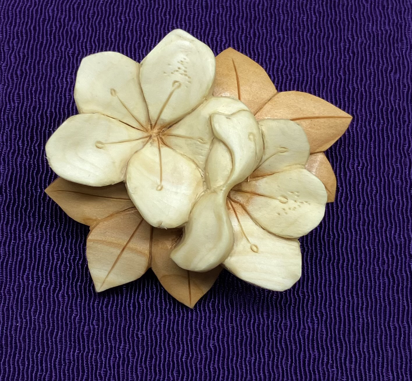 こばのみつばつつじ　ブローチ