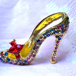 463 シンデレラさんが好きな靴は？クリスタルビーズ綺麗なヒールブローチ‼️A 3枚目の画像