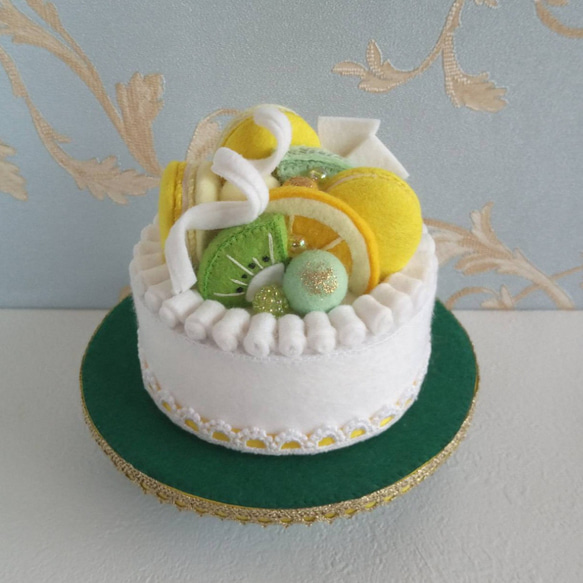 フェルト・刺繍のティーセット＆ケーキ　緑にミモザ　インテリア　飾り　置物　小物 12枚目の画像