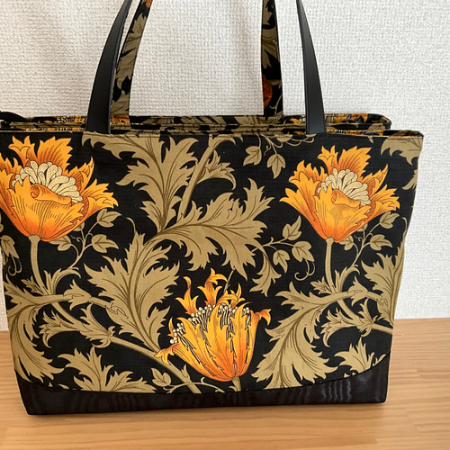 ウイリアムモリス〈ハニーサックル&チューリップ〉トートバック&ポーチ 割引購入 ウィリアムモリスハニーサックル＆チューリップ 川島