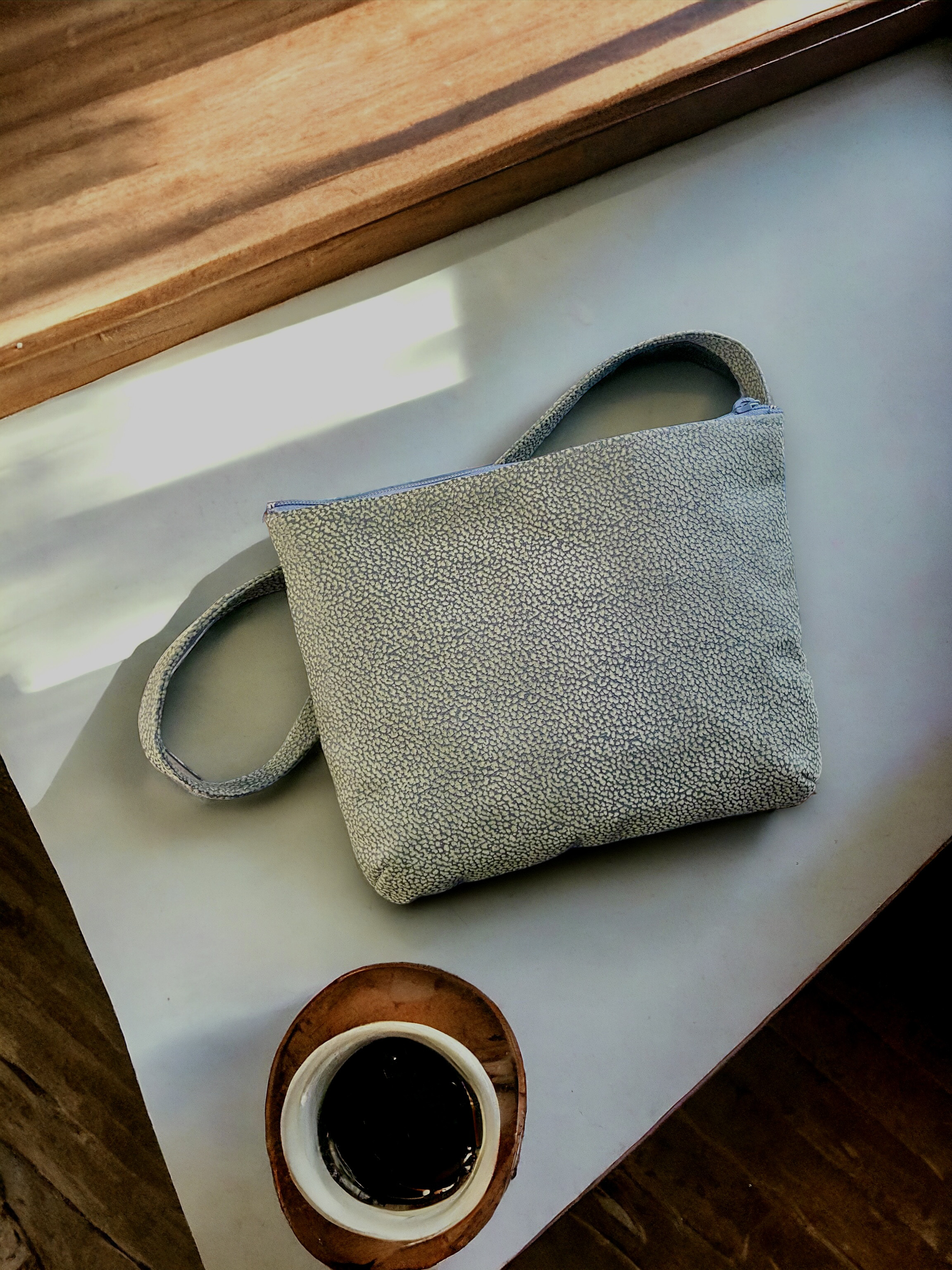 バッグインバッグでも使える本革サコッシュ