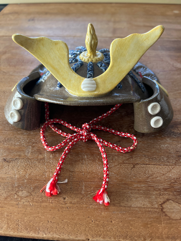 noco　陶器　兜　かぶと 焼物　節句　一点もの 作家　kabuto 今年最後のひとつ】美濃焼の高級感ある陶器のかぶと〜KABUTO〜勇