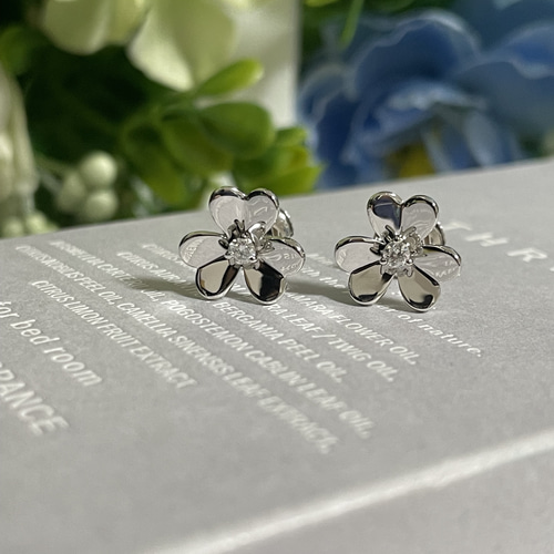 ダイヤモンドピアス K18 新品 ピアス（その他） Aurora Jewelry 通販  