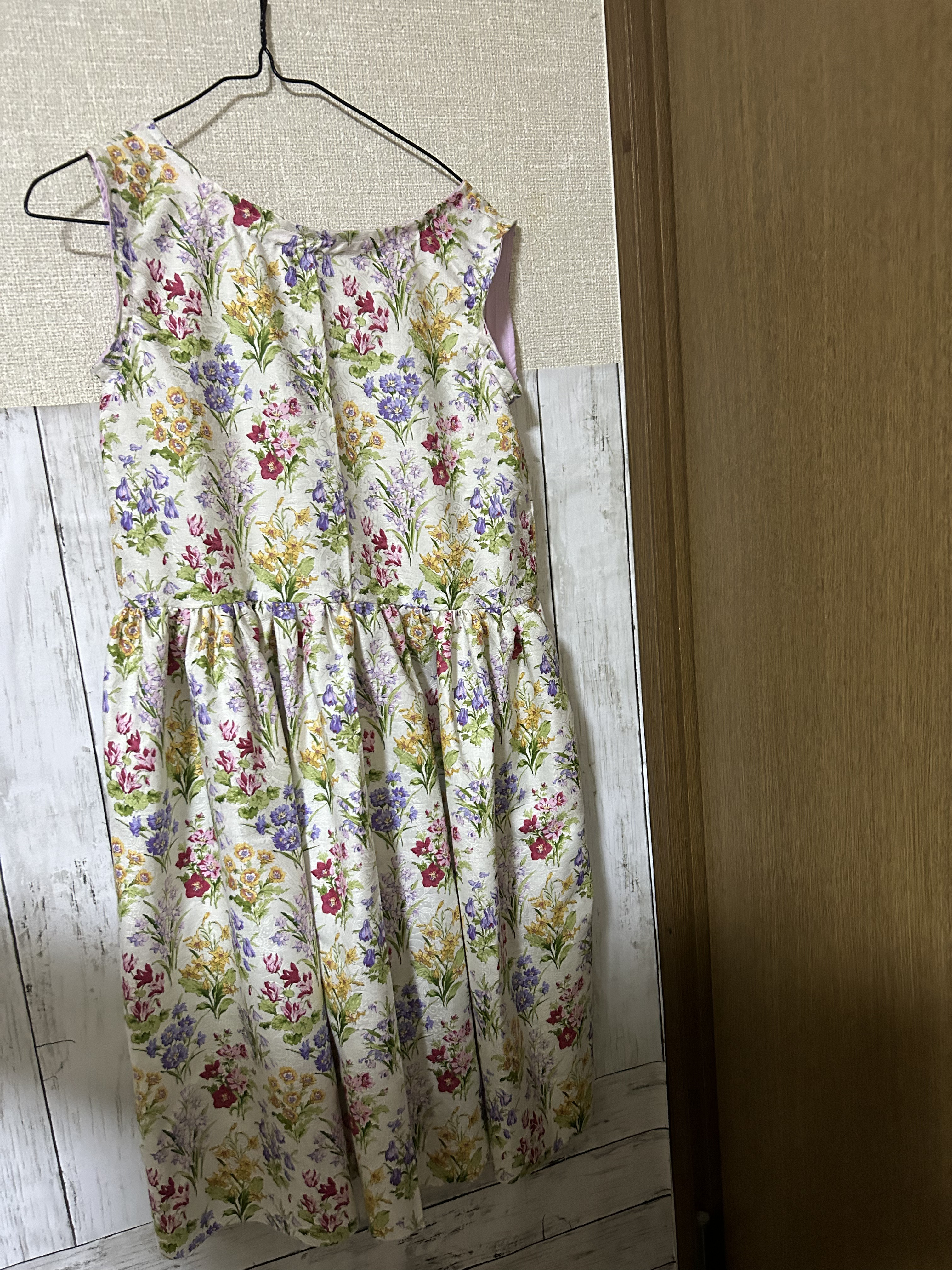 花柄ワンピース