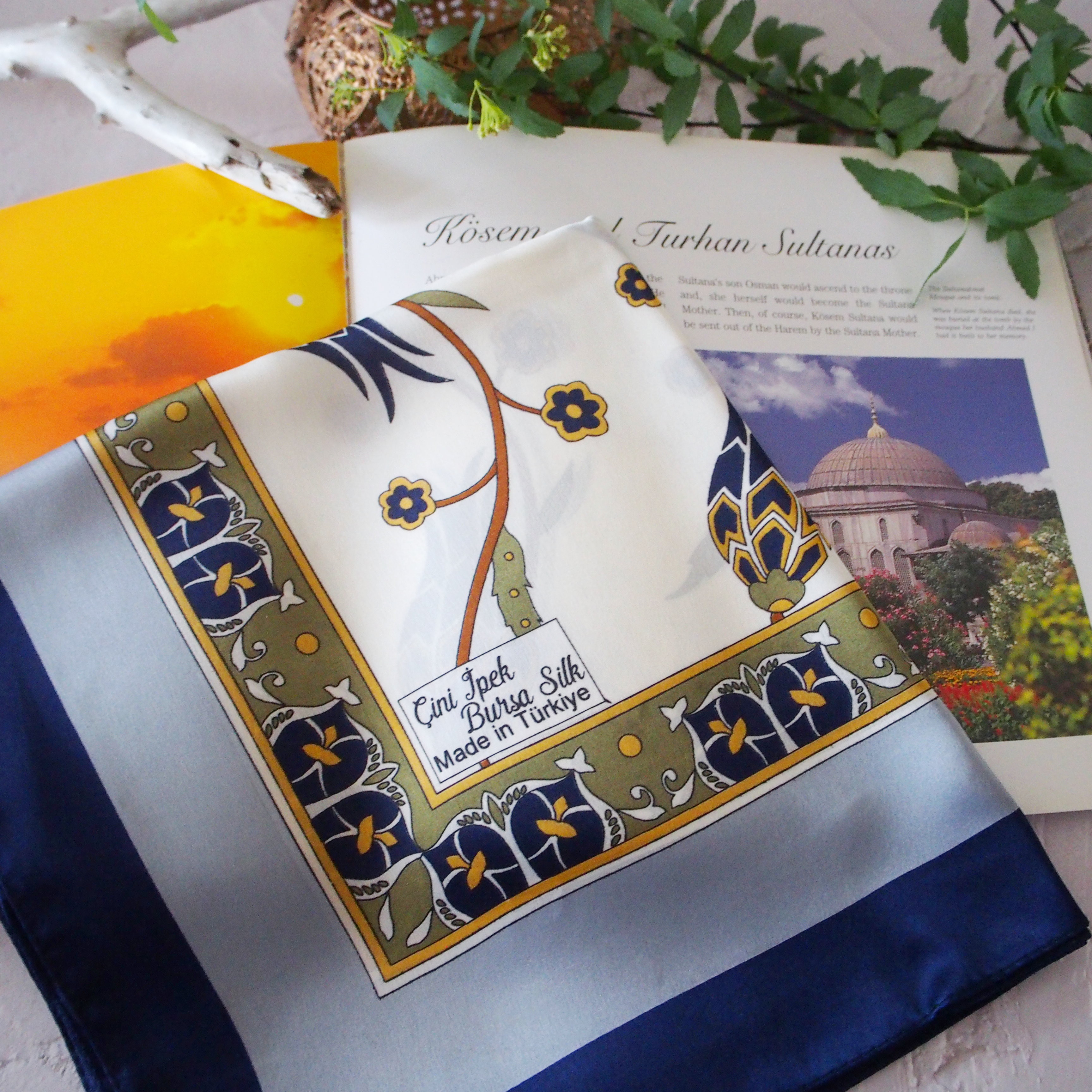 【スカーフが織りなす不思議な魔法】トルコスカーフ・ラーレロリップNB