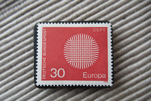 東ドイツ　切手ブローチ9552 1枚目の画像