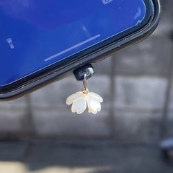 CYA　桜チャーム ダストプラグ コネクタ防塵保護カバー アクセサリー iPhone スマホ 携帯 AirPods 2枚目の画像