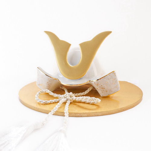 noco　陶器　兜　かぶと 焼物　節句　一点もの 作家　kabuto 今年最後のひとつ】美濃焼の高級感ある陶器のかぶと〜KABUTO〜勇
