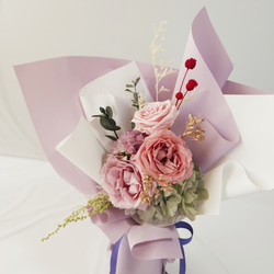 ローズのブーケ(ピンク・パープル)：ギフトにもおすすめ！プリザーブドフラワーの立てたまま飾れる自立する花束 2枚目の画像