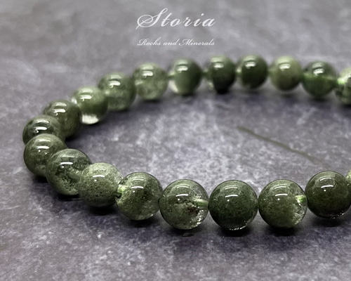 【新品未使用】ガネーシュヒマール産クローライト&ルチル入り水晶ブレスレット 新品未使用】ガネーシュヒマール産クローライト&ルチル入り水晶