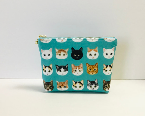 ＊パネル生地＊お花帽子の猫 14cmファスナーポーチ ファスナーポーチ 14cm ミニポーチ 猫たち デジタルプリント ポーチ こ