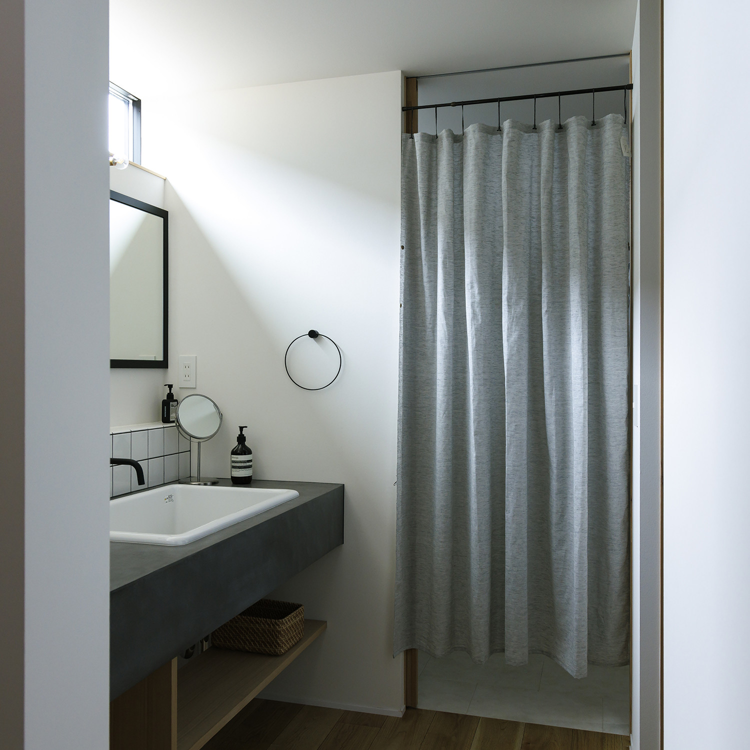 自然素材 綿 100％ 間仕切り 目隠し のれん 「ホノカ グレー」 スラブ 杢調 ナチュラル　シンプル　インテリア