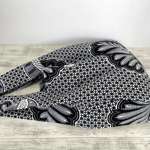 アフリカ布 普段使いできるエコバッグ モノトーンのアフリカンバッグ  