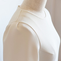 【3種尺寸可供選擇◎】不同材質泡泡袖對接洋裝【米白色x米色】 第10張的照片