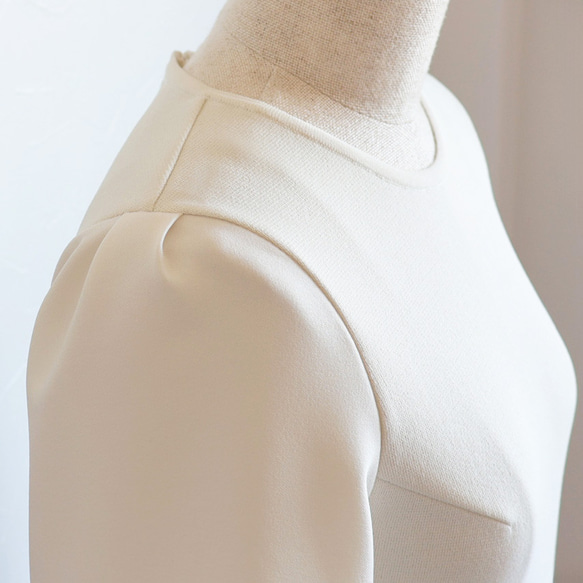 【3種尺寸可供選擇◎】不同材質泡泡袖對接洋裝【米白色x米色】 第10張的照片
