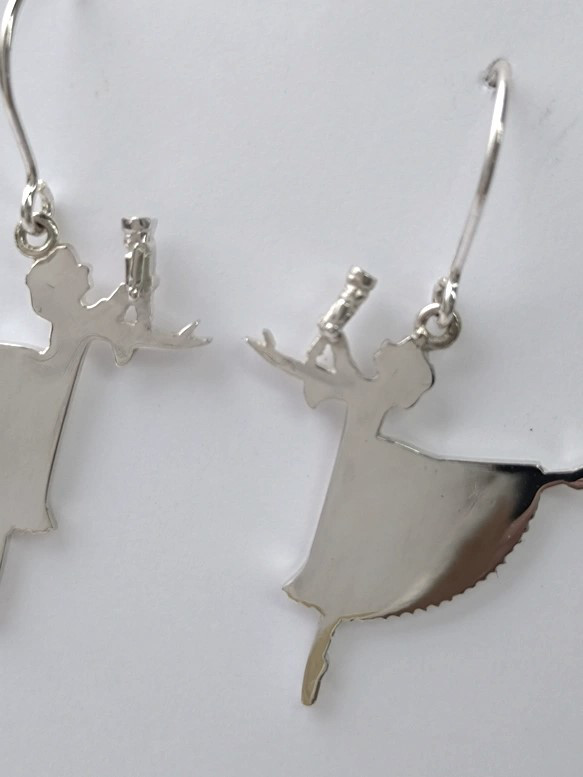 バレエ　くるみ割り　クララ　シルエットのモチーフ　ピアス　シルバー　silver925 プレゼント